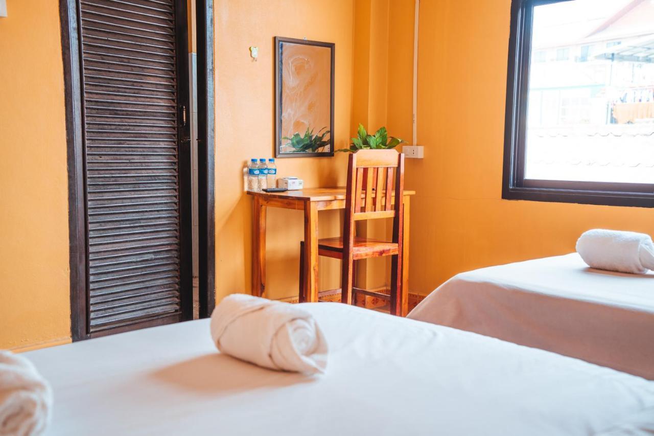 Vang Vieng Sunset Guesthouse & Restaurant Exterior photo