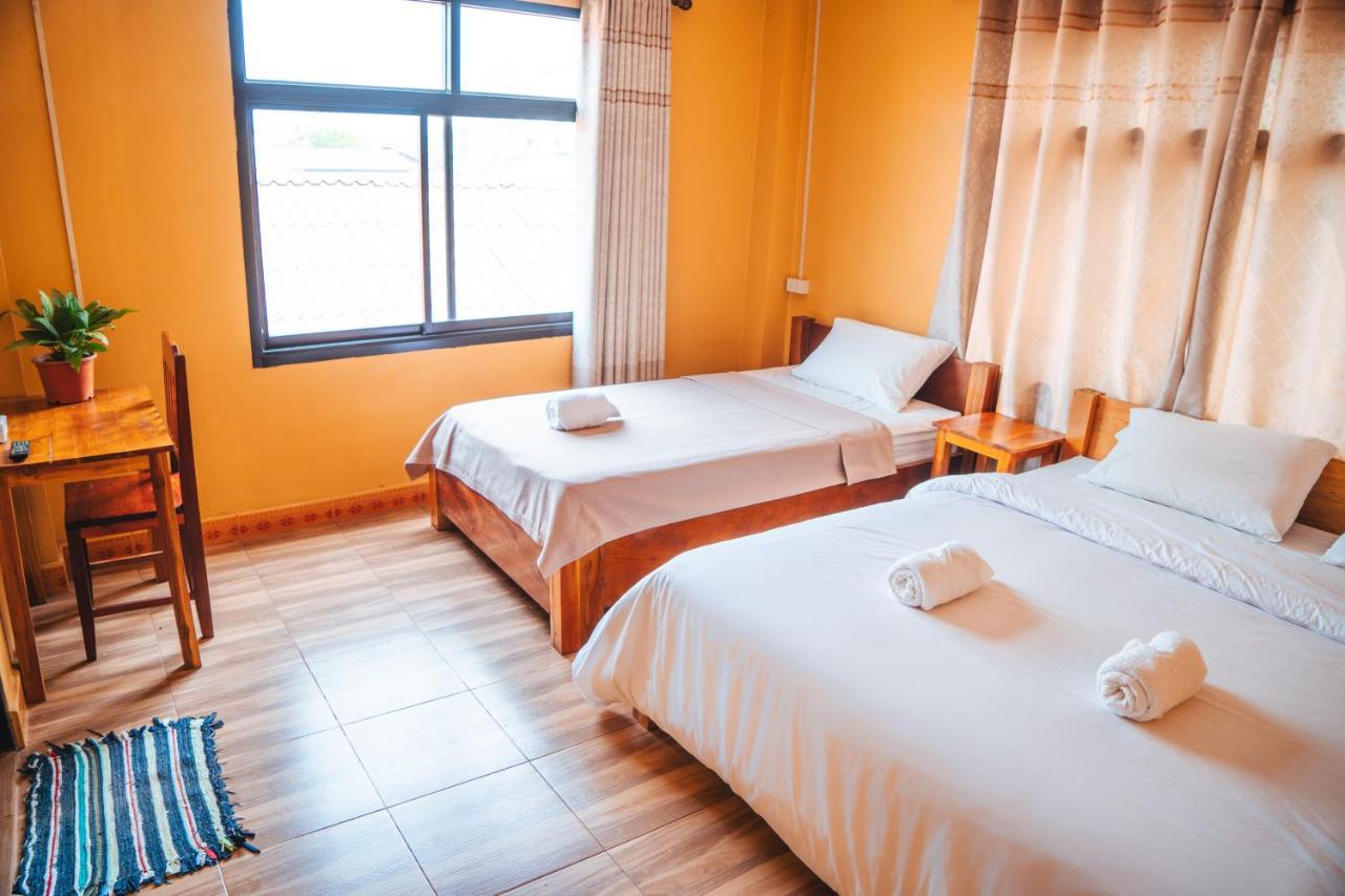 Vang Vieng Sunset Guesthouse & Restaurant Exterior photo