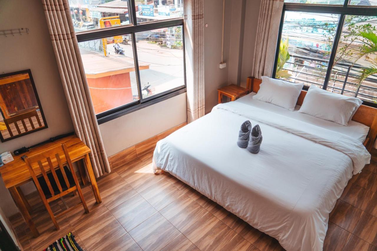 Vang Vieng Sunset Guesthouse & Restaurant Exterior photo