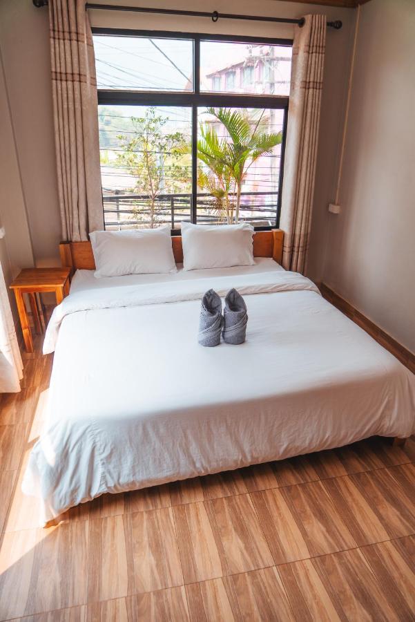 Vang Vieng Sunset Guesthouse & Restaurant Exterior photo
